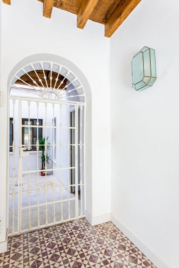 Stunning Apartment In Central Seville Exterior photo