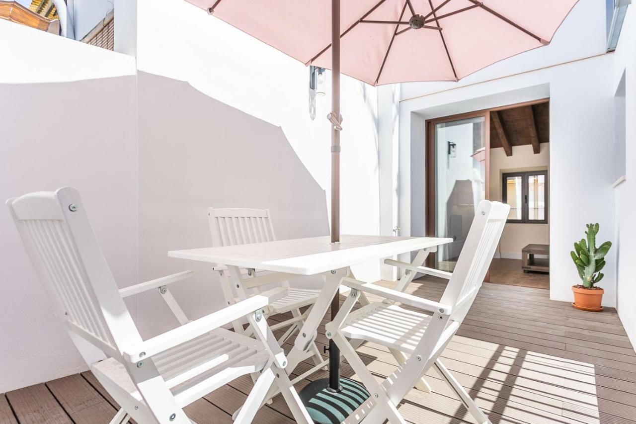 Stunning Apartment In Central Seville Exterior photo