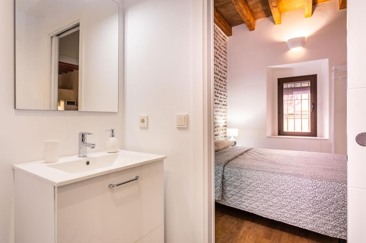 Stunning Apartment In Central Seville Exterior photo