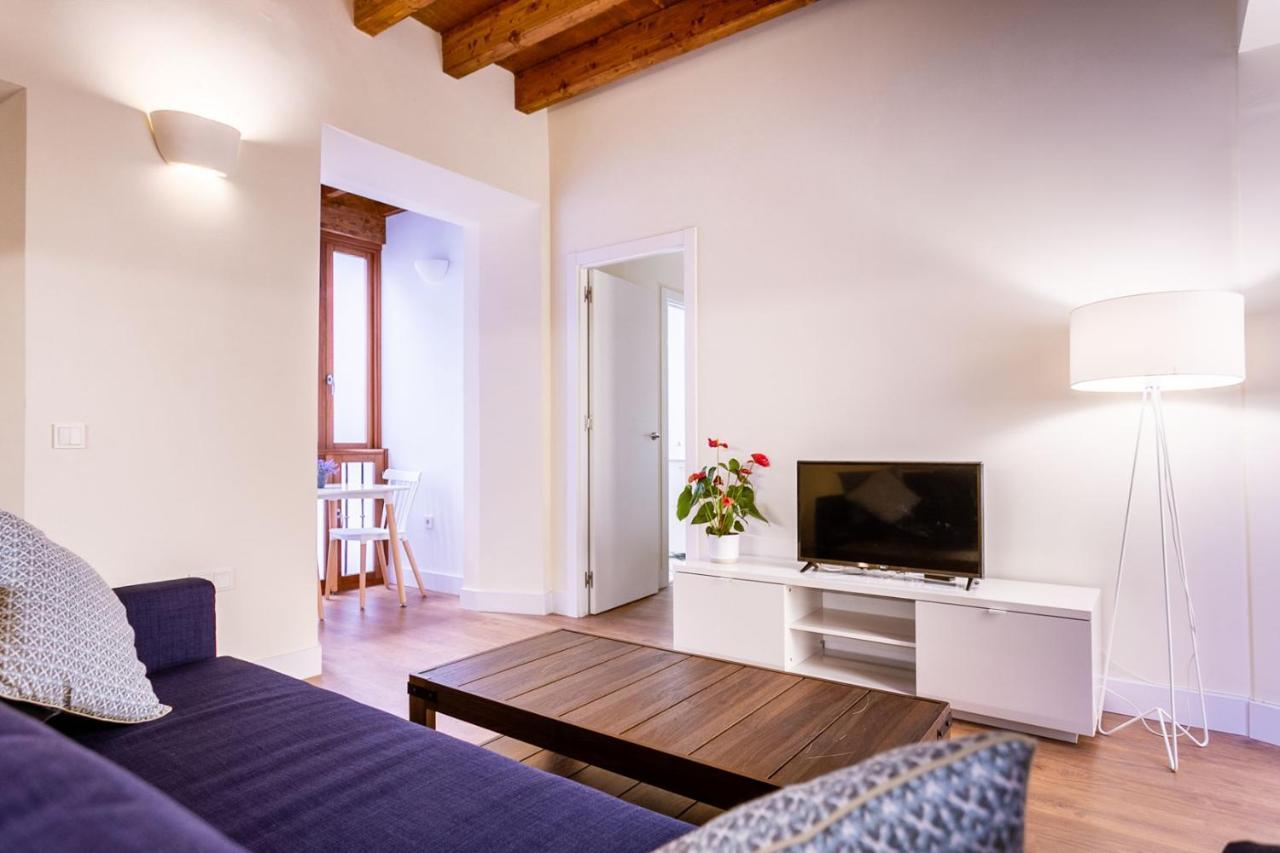 Stunning Apartment In Central Seville Exterior photo
